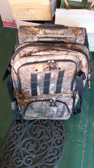 Team Real Tree Softside Suitcase w/rollers 17"x14"x31"