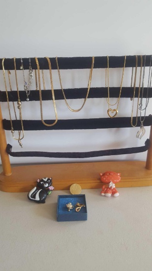 Avon jewelry lot