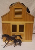 WOODEN HORSE STABLE-folding with carrying strap