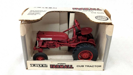Ertl Farmall Cub tractor 1:16 scale