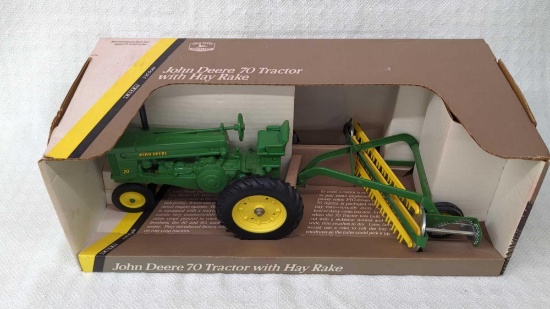 Ertl John Deere 70 tractor with hay rake 1:16 scale