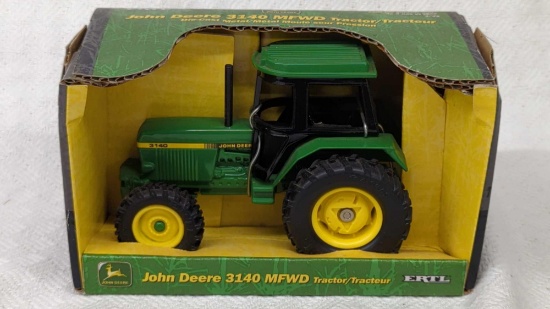 Ertl John Deere 3140 MFWD tractor 1:32 scale