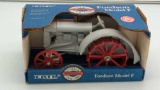 Ertl Fordson Model F Tractor 1:16