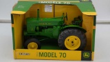 Ertl 1953 John Deere Model 70 Tractor 1:16