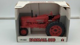 Ertl IH Farmall 300 Tractor 1:16