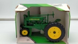 Ertl 1934 John Deere model A tractor 1:16