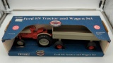 Ertl Ford 8N tractor and wagon set 1:16