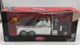 NewRay Peterbilt Big Rig Wrecker 1:32 Cast