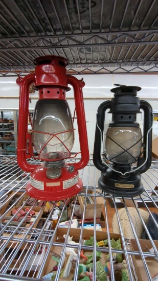 Unmarked Lantern Pair