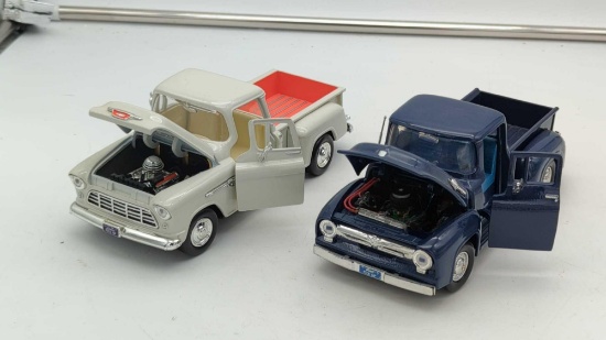 1955 Chevrolet & '56 Ford Pickups 1:24