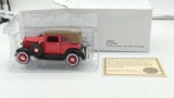 Nationa Motor Museum Mint 1932 Ford Sedan 1:32