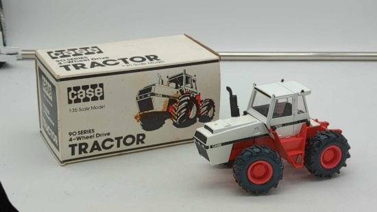 CASE 4890 90 SERIES FOUR-WHEEL DRIVE TRACTOR 1:35