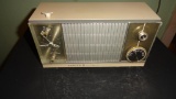 ZENITH SOLID STATE PLASTIC RADIO UNTESTED