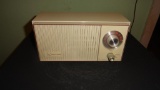 GENERAL ELECTRIC SOLID STATE PLASTIC RADIO UNTESTED