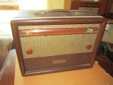WESTINGHOUSE H148A CASE RADIO UNTESTED