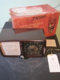 ZENITH MODEL 5D011 WITH BOX PLASTIC RADIO AND TESTED