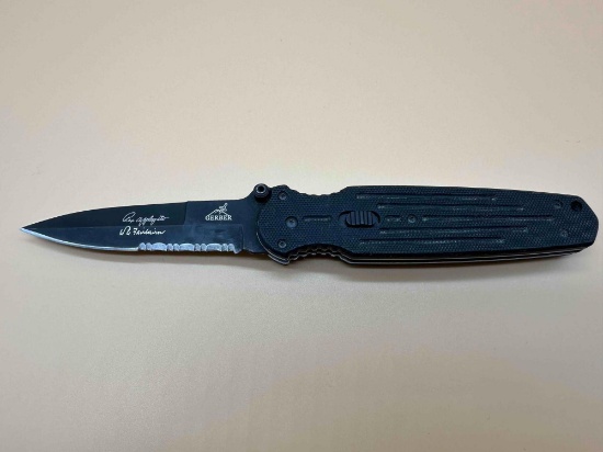 GERBER POCKET KNIFE HALF SERRATED BLADE 3.5" BLADE