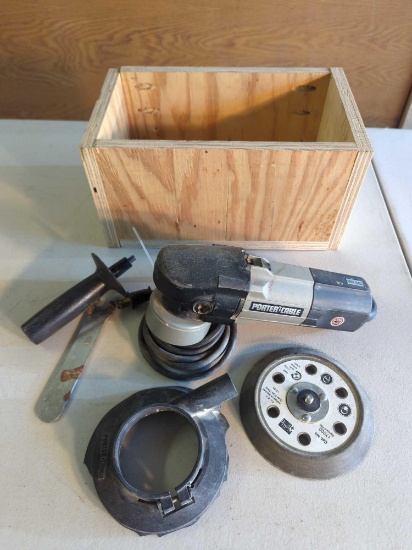 ORIBITAL SANDER WORKS RUBBER GUARD IS CRACKED NO BAG
