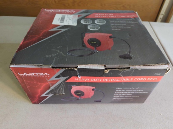 ULTRA PERFORMANCE HEAVY DUTY RETRACTABLE CORD REEL 40' CORD 15 AMP