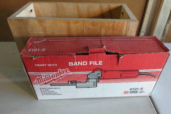 MILWAUKEE BAND FILE WITH BAND FILE BELTS WORKS