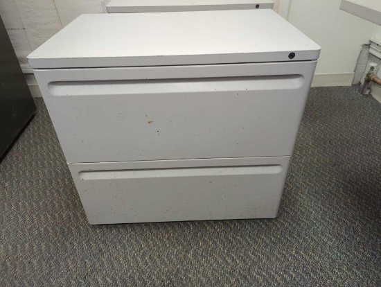 2 DRAWER LATERAL FILING CABINET 29-3/4"X 19-3/4X 26-3/4"