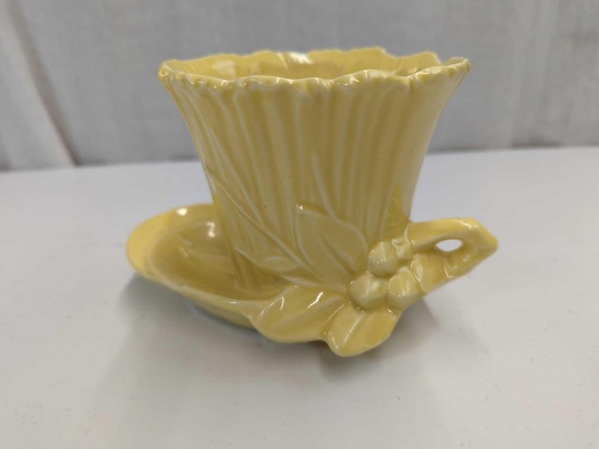 MCCOY POTTERY JARDINIERE FLOWER POT