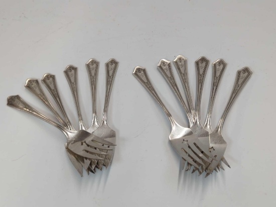 ONEIDA COMMUNITY PAR PLATE SALAD FORKS( 12) MONOGRAM "D"