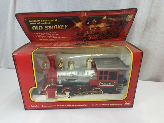 BATTERY OPERATED OLD SMOKEY LOCOMOTIVE TRAIN UNTESTED