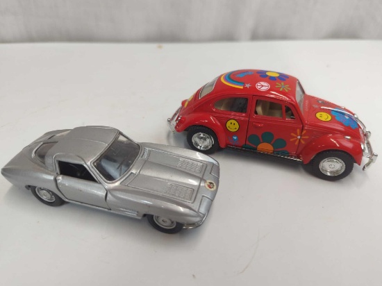 VOLKSWAGEN BEETLE ,61 CORVETTE SCALE MODEL DIE CAST METAL REPLICA