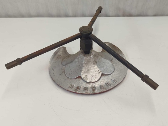 HUBBARD METAL LAWN SPRINKLER MADE IN MINNEAPOLIS P 16