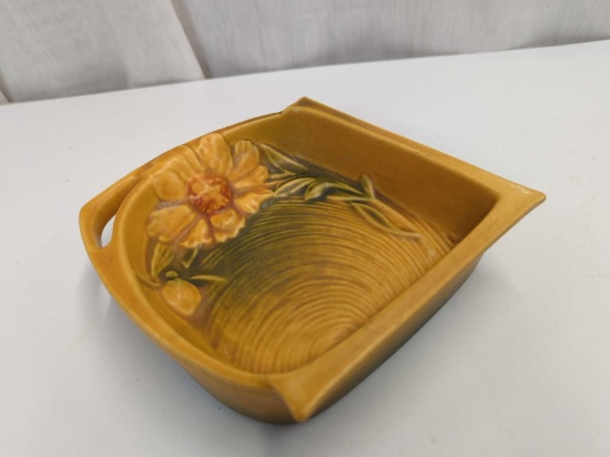 ROSEVILLE POTTERY PEONY BASKET