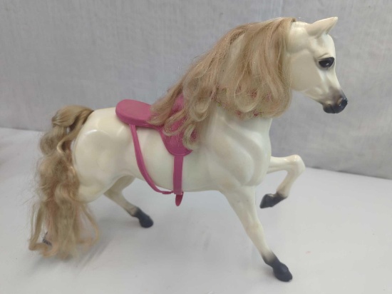BARBIE DREAM HORSE USED NO BOX