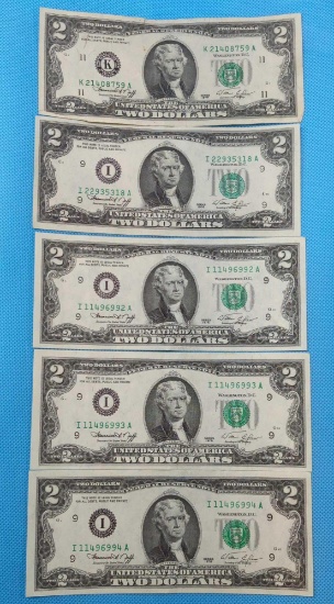 FIVE -1976 $2 - TWO DOLLAR BILLS LOT - 3 ARE CONSECUTIVE - 992-994