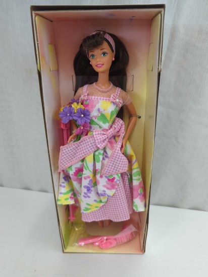 BARBIE DOLL1996 AN AVON EXCLUSIVE SPRING PETAL BARBIE SECOND IN A SERIES CAUCASIAN BRUNETTE F199071