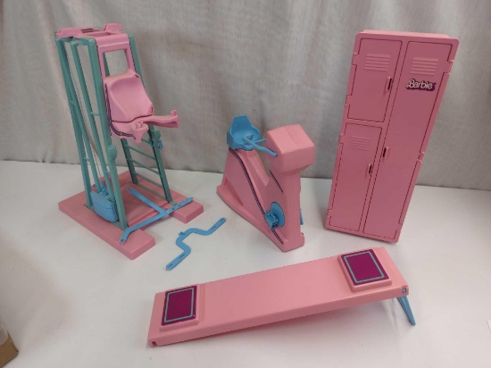 BARBIE 1980 MATTEL WORKOUT CENTER NOT COMPLETE