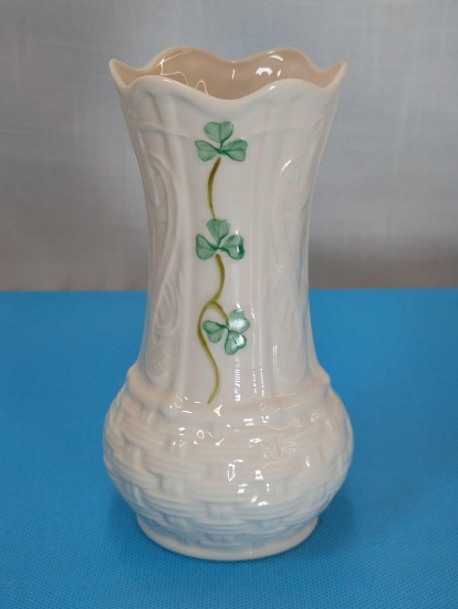 BELLEEK IRELAND SHAMROCK BASKET WEAVE VASE 5"