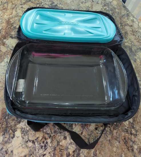 Anchor Hocking 3Qt dish with carrying case9"X 13"