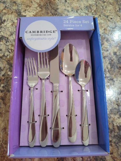 Cambridge Silversmith Ltd 24 piece set service for 4