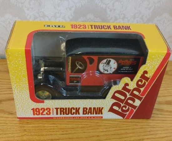Dr Pepper 1923 Truck Bank, ERTL Die-Cast Model, 1/25 Scale