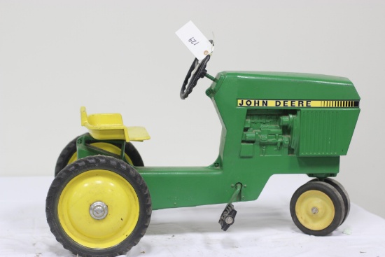 #129 1982 JOHN DEERE 50 PEDAL TRACTOR