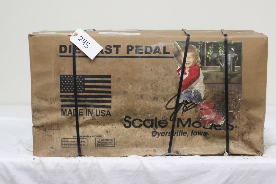 #245 2011 CASE IH 7088 SPECIAL EDITION PEDAL COMBINE (NIB, BOX DAMAGED)