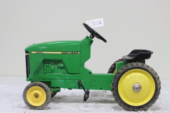 #252 1999 JOHN DEERE 8400 WIDE MOUNT PEDAL TRACTOR