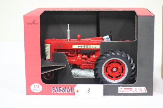 #3 FARMALL 450 TRACTOR 1/8-SCALE (NIB)