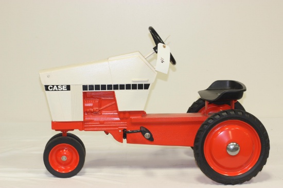 #41 1982 CASE PEDAL TRACTOR (REPAINTED)