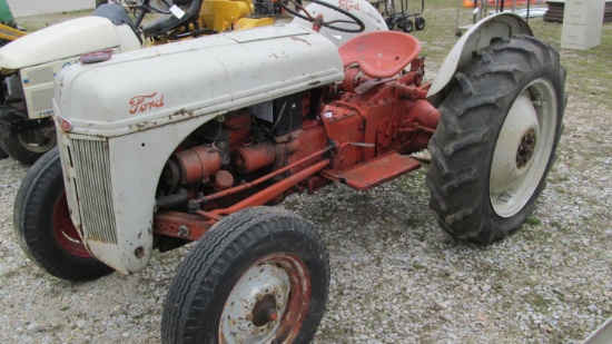 4-1 - FORD 8N TRACTOR (GAS)