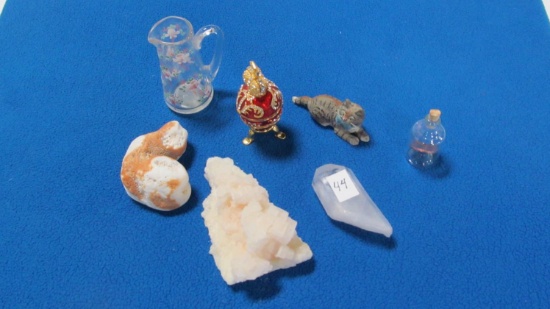 Small enamel pitcher - 1977 penny in bottle, small clock, cat figure, (3) misc stones