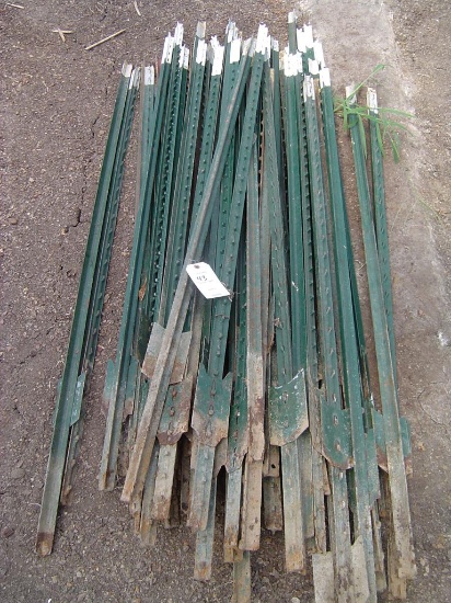 PILE APPROXIMATELY (65) METAL FENCE POSTS