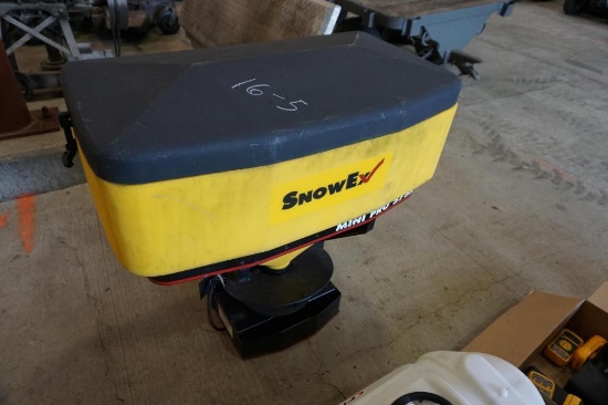 16-5 SNOWEX MINI PRO 575X SALT SPREADER