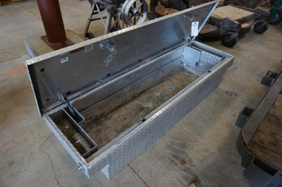 12-6 ALUMINUM DIAMOND PLATE TOOLBOX FOR FULL SIZE