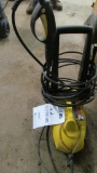 KARCHER SMALL ELECTRIC PRESSURE WASHER (WORKING)